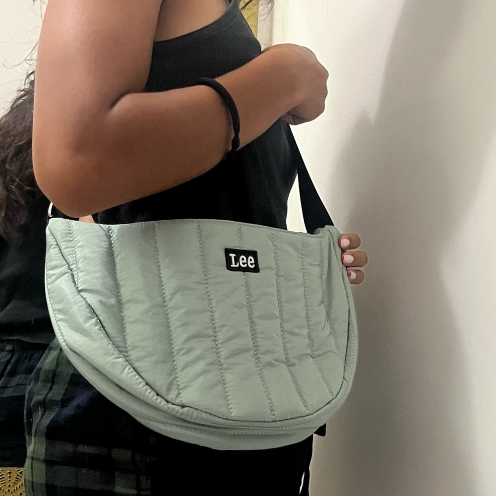 Lee puffer crossbody pack